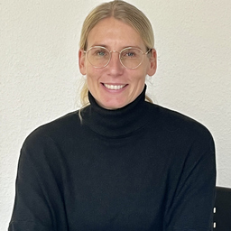 JULIA LADAJE