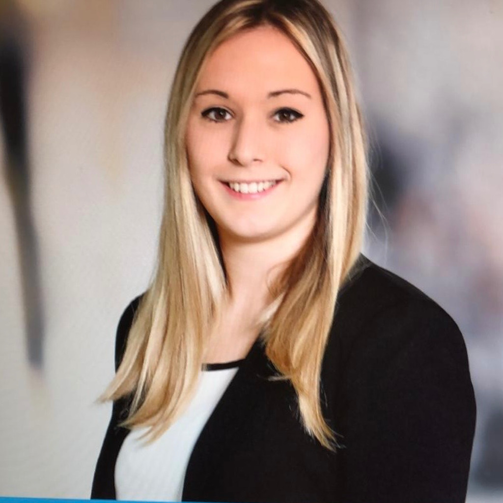 Mona Referentin Unternehmenskunden VerbundVolksbank OWL