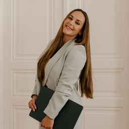 Nina Friedl
