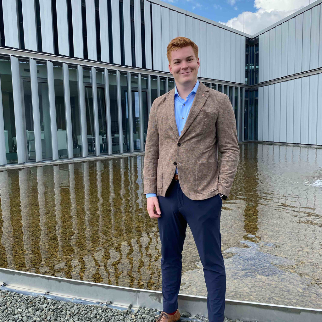 Julius Jahn Argentuleiter Deutsche Vermögensberatung XING