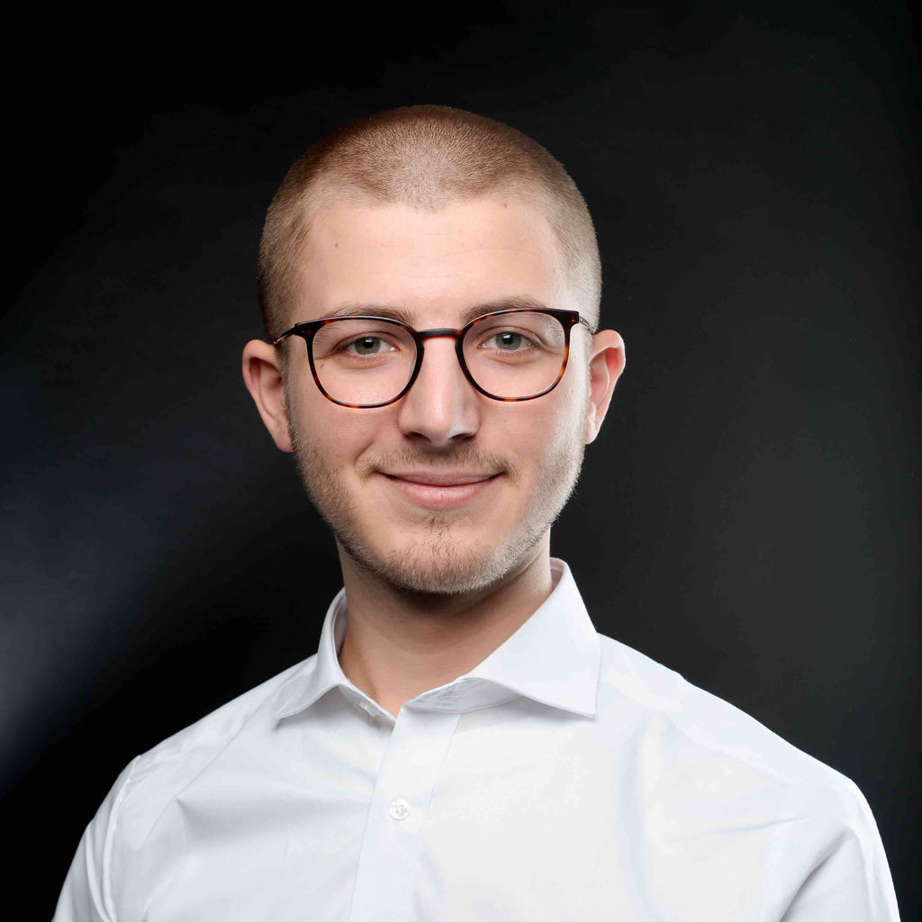 Henry Heine Mitarbeiter Fund Accounting Financial Assets