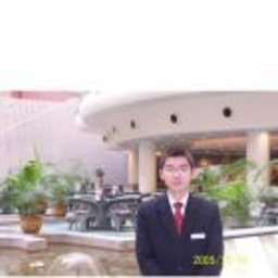 诗勇 杨