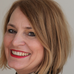 Dr. Claudia Neusüß