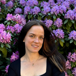 Elena Poschart