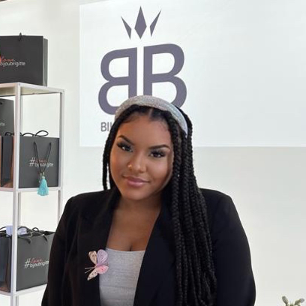 Anny Taye Managerin PR & Communications Bijou Brigitte modische Accessoires AG XING