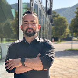 Yücel Senyurt's profile picture