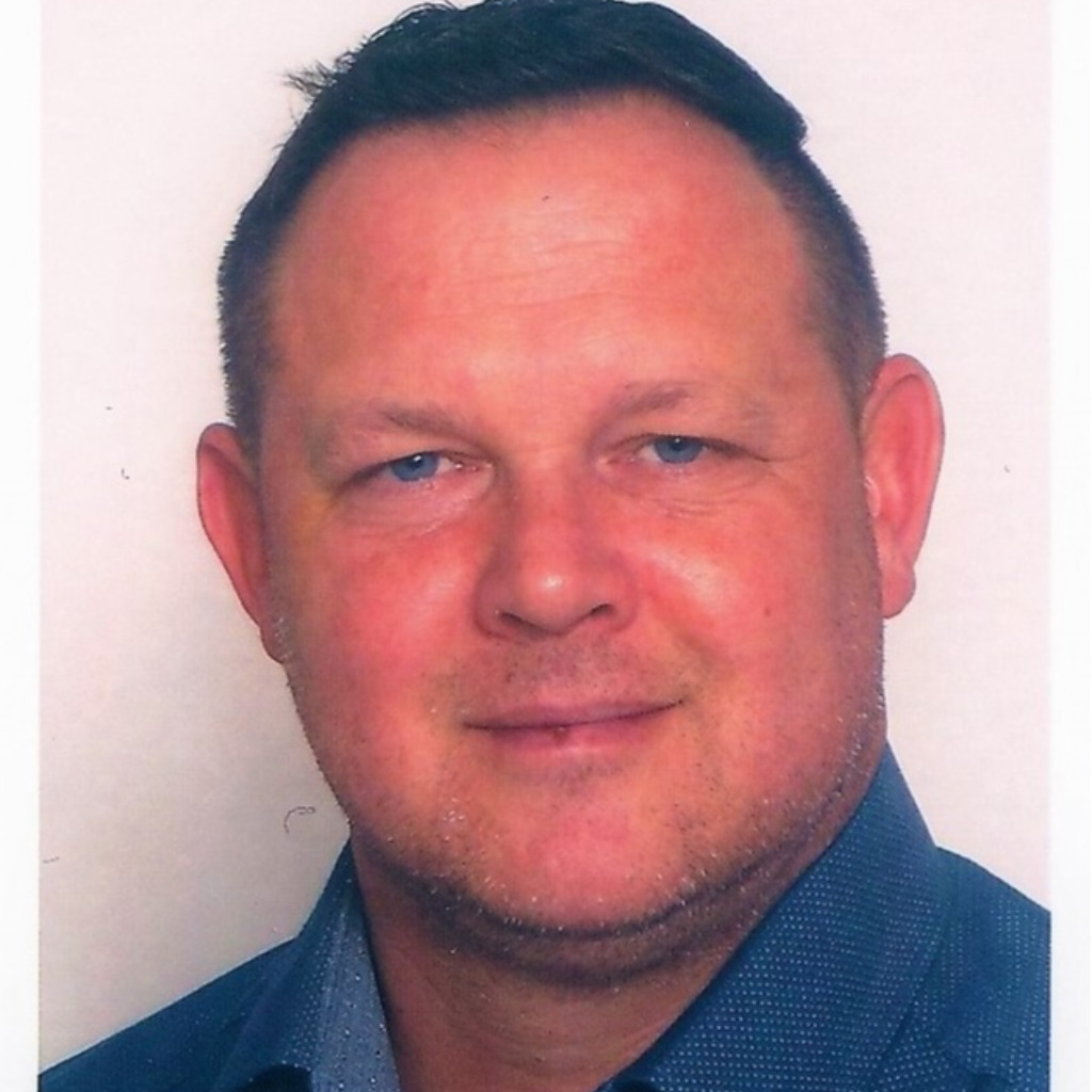 André Schmitt Assistent der Geschäftsführung Schmitt