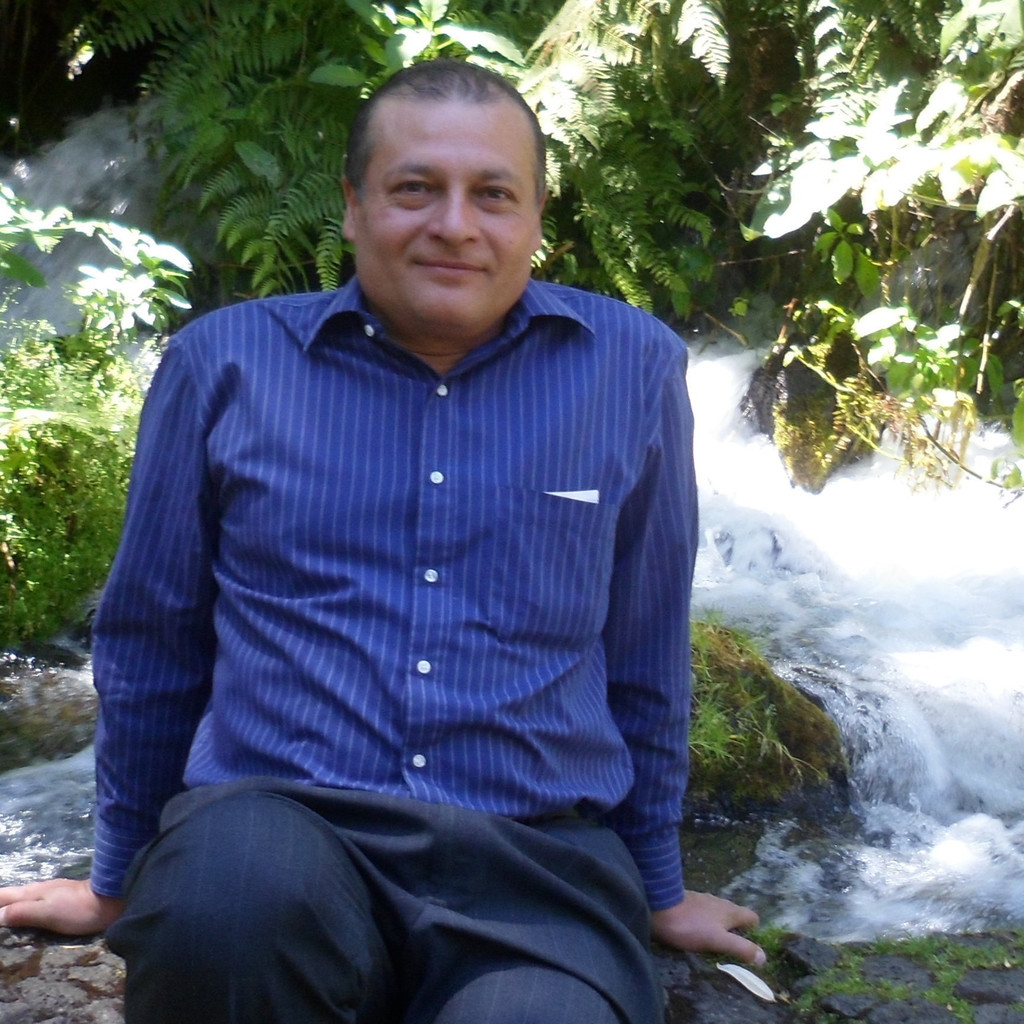 Juan José Villalobos Contreras Director General Microtecnología y