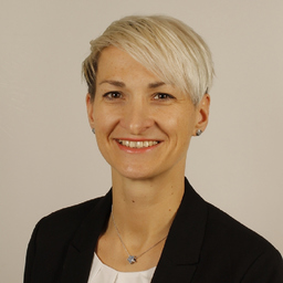 Dr. Lenka Deneke