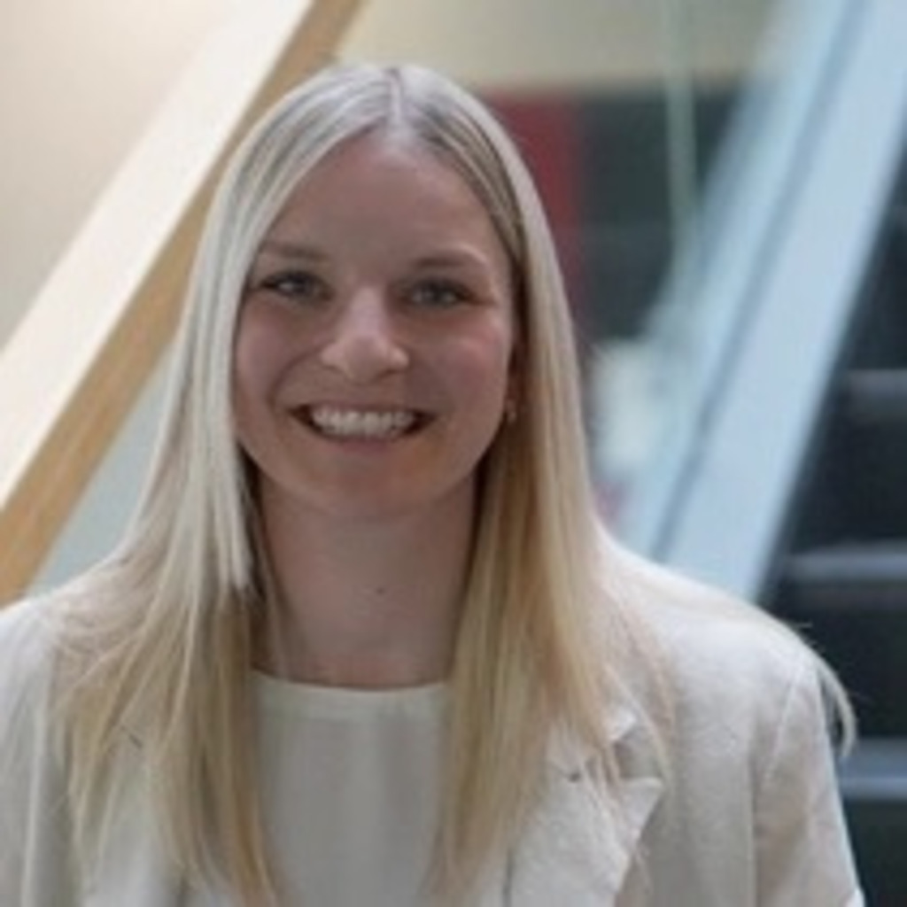 Annika Schmieder Team Leader Business Processes BINDER Central Services GmbH & Co. KG XING