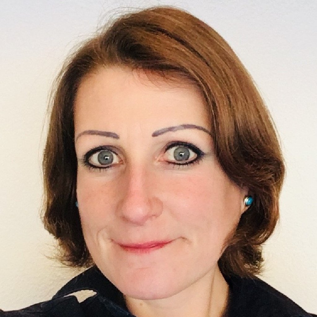 Eva Rozsa - Economist, Language Teacher - Private School | XING