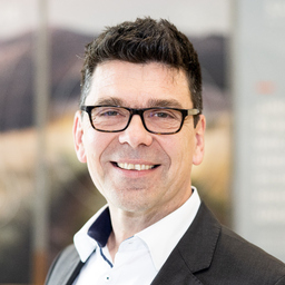Dr. Thomas Koll