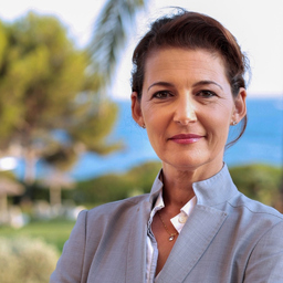 Carmen LLanos-Ahrens