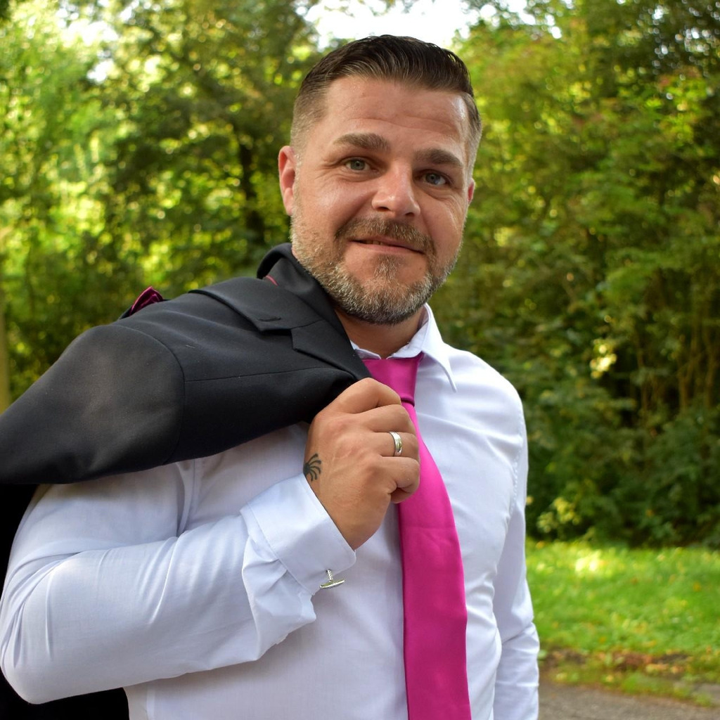 Tony Aaron Asquith Mitarbeiter Contract Administration Hays XING