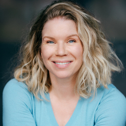 Dr. Julia Effertz