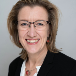 Cornelia Schmitz