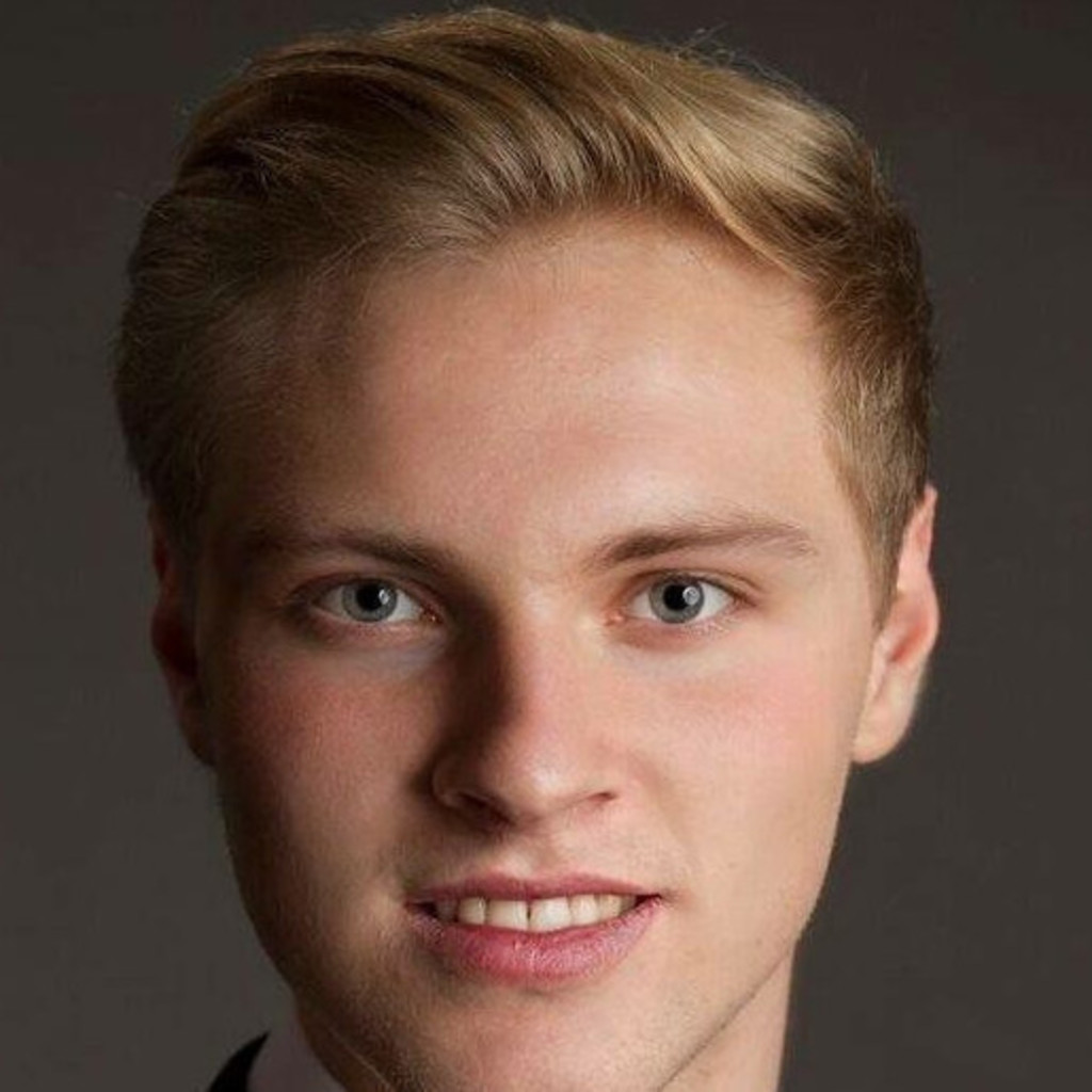 Finn Hoppenburg Partner, Research & Recruiting HR Personal