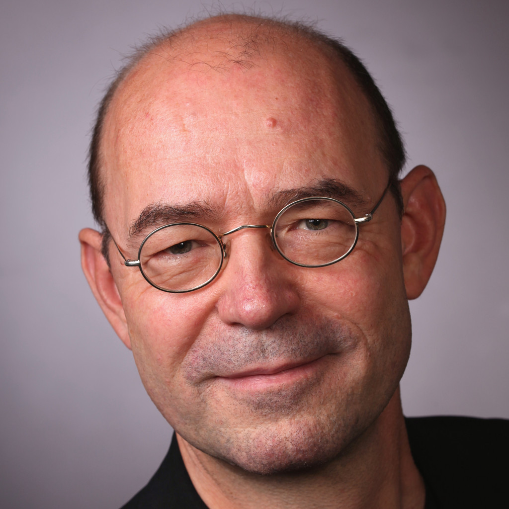 Dipl.Ing. Klaus Hiesgen Vice President Overhead Systems Center of