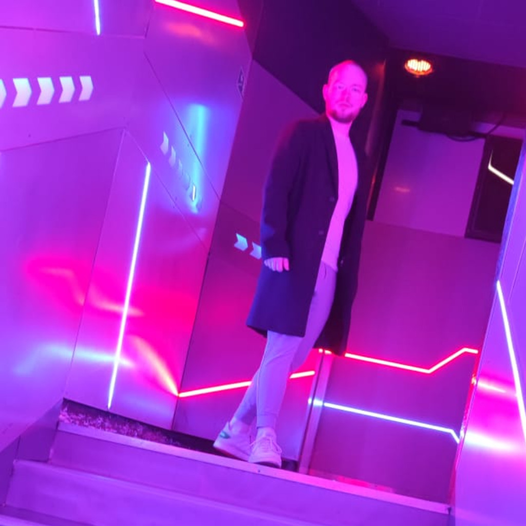 Paul Geuer Marketingassistent AST Language Services Ltd. XING