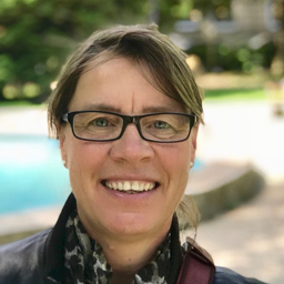 Dr. Stephanie Schnichels