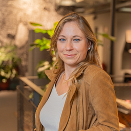 Claudia Winkler