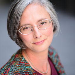 Dr. Nadia Nikolaus