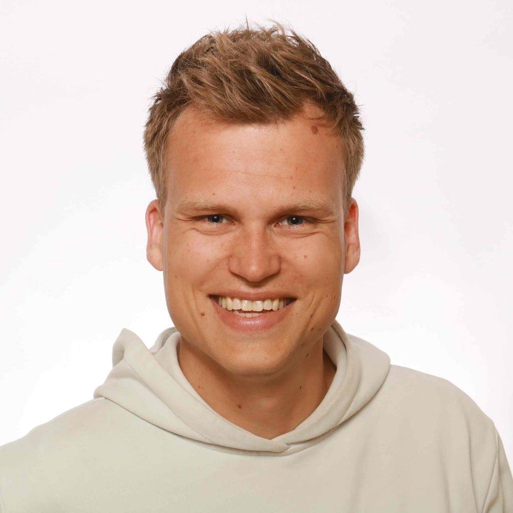 Dr. Alexander Hering General Manager OutdoorToys Europe XING