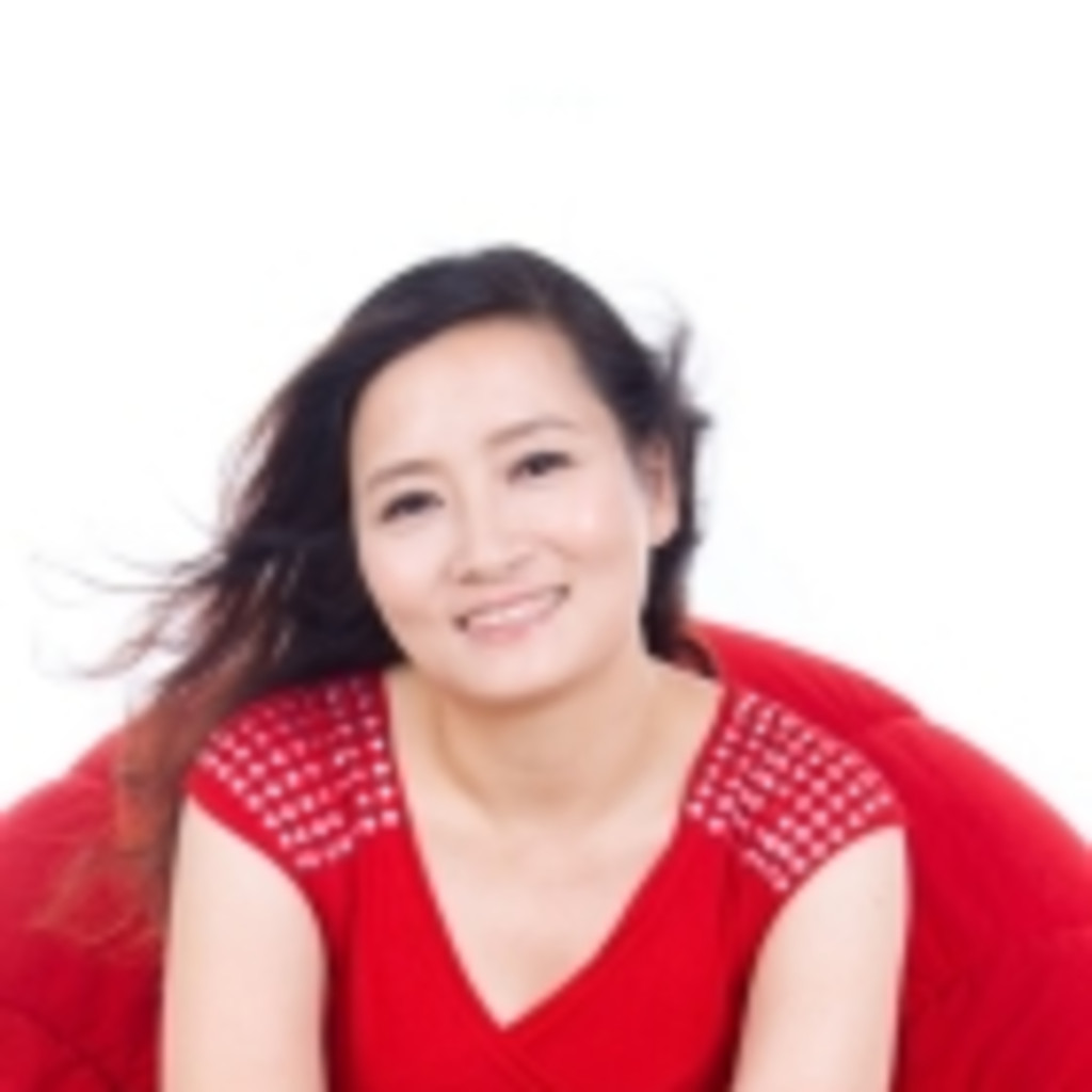 Shirley Shi Sales Manager Suzhou Honlilion Clothing Co.,Ltd. XING