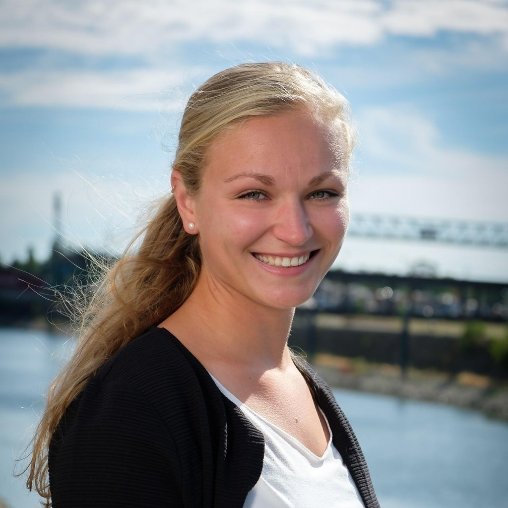 Alina Berk - Projektleitung Assistenz der Geschäftsführung Groß- und  Sportveranstaltungen - MasterLogistics GmbH | XING