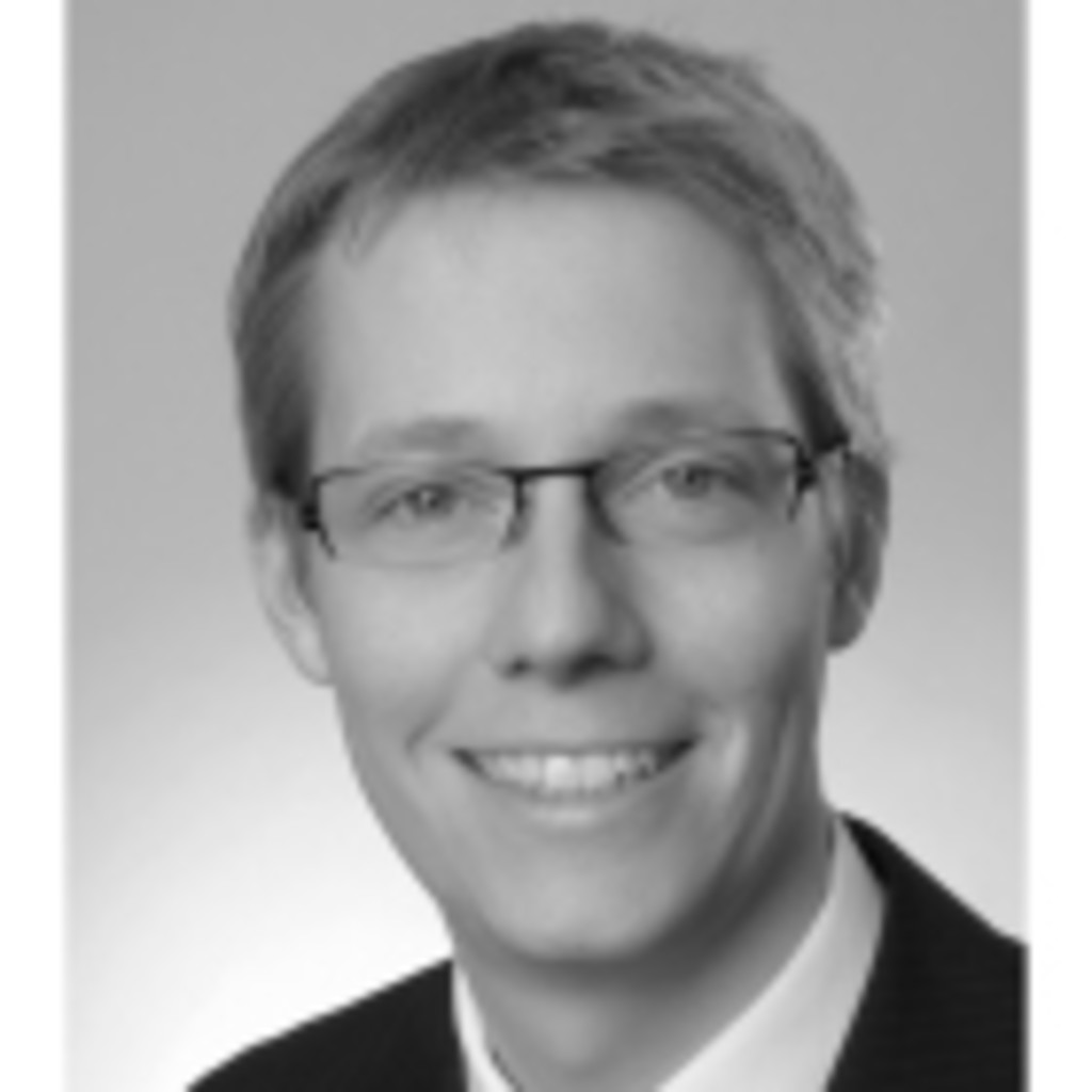 Dr. Christian Harnisch Manager (Advisory, Finance & Regulation) PwC