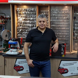 Güngör Demir