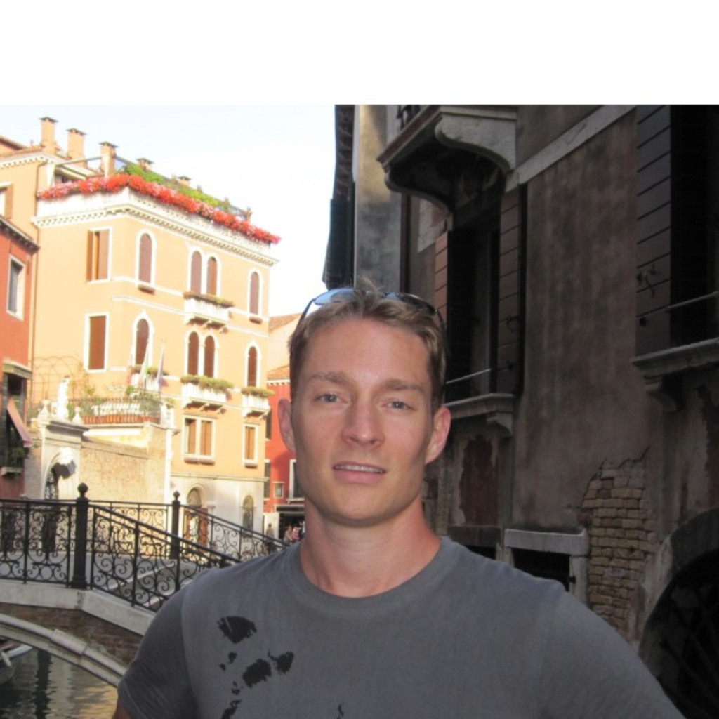 Dylan Carter - Multilingual Digital Marketing, Corporate and