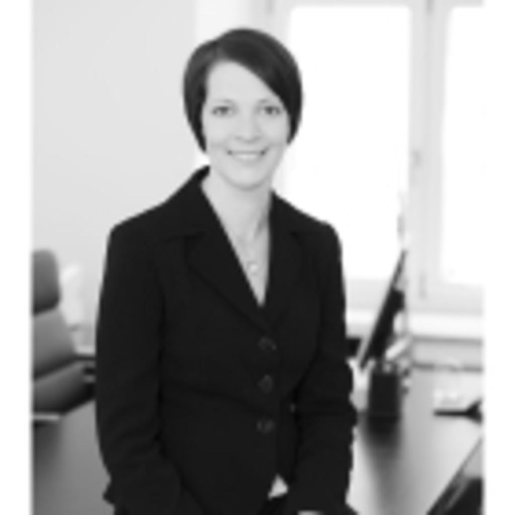 Melanie Schumann Senior Legal Counsel UBS Real Estate KAG XING