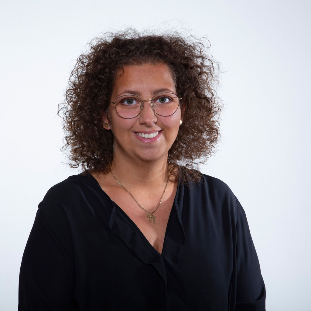 Milena Rienas Office Management Consultant Freshfields Bruckhaus