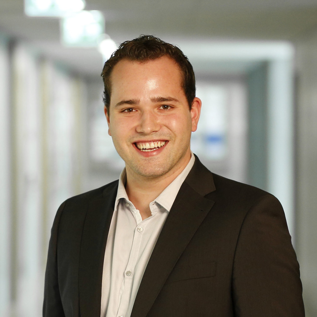 dominic-straub-senior-associate-cio-advisory-pwc-switzerland-xing