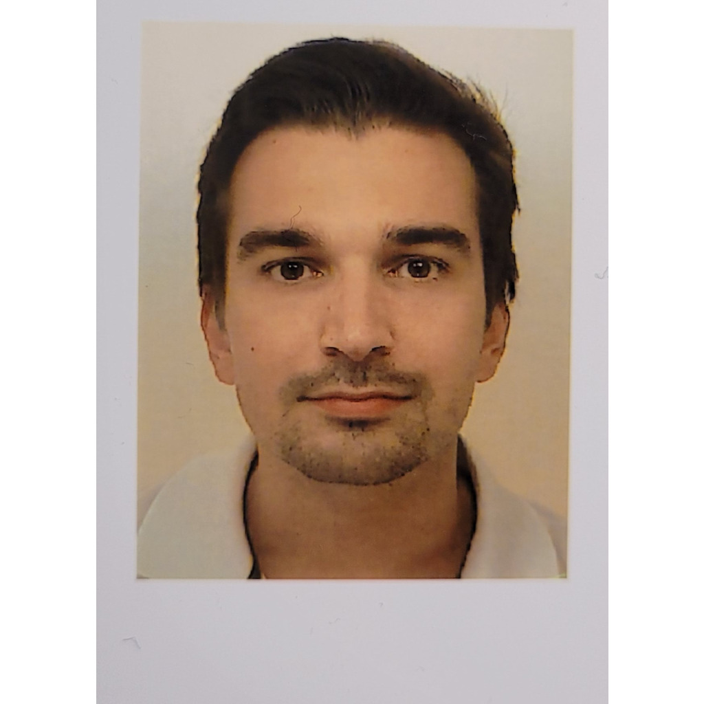 Luka Miletovic BWL (wähle 2 Richtungen demnächst) AKAD University