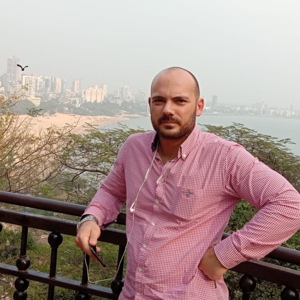 David del Moral Sales Manager / Prokurist Hage Fittings und