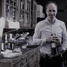 TOBIAS KREMER