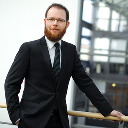 Dr. Tobias Redder
