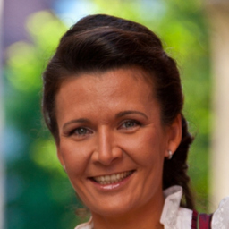 Manuela Losert