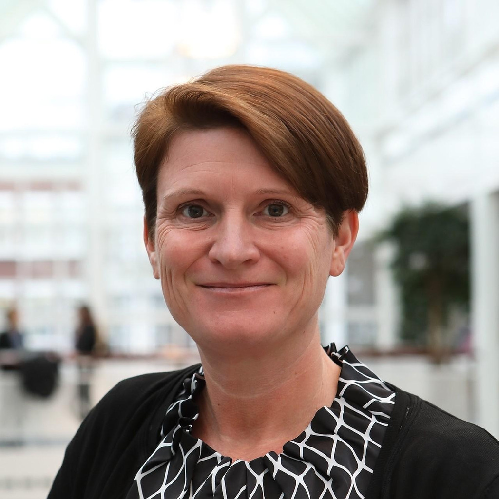 Jutta Radau Spezialist EHealth AXA Konzern AG XING