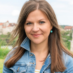 Julia Auer
