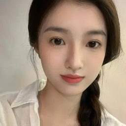 Chloe He
