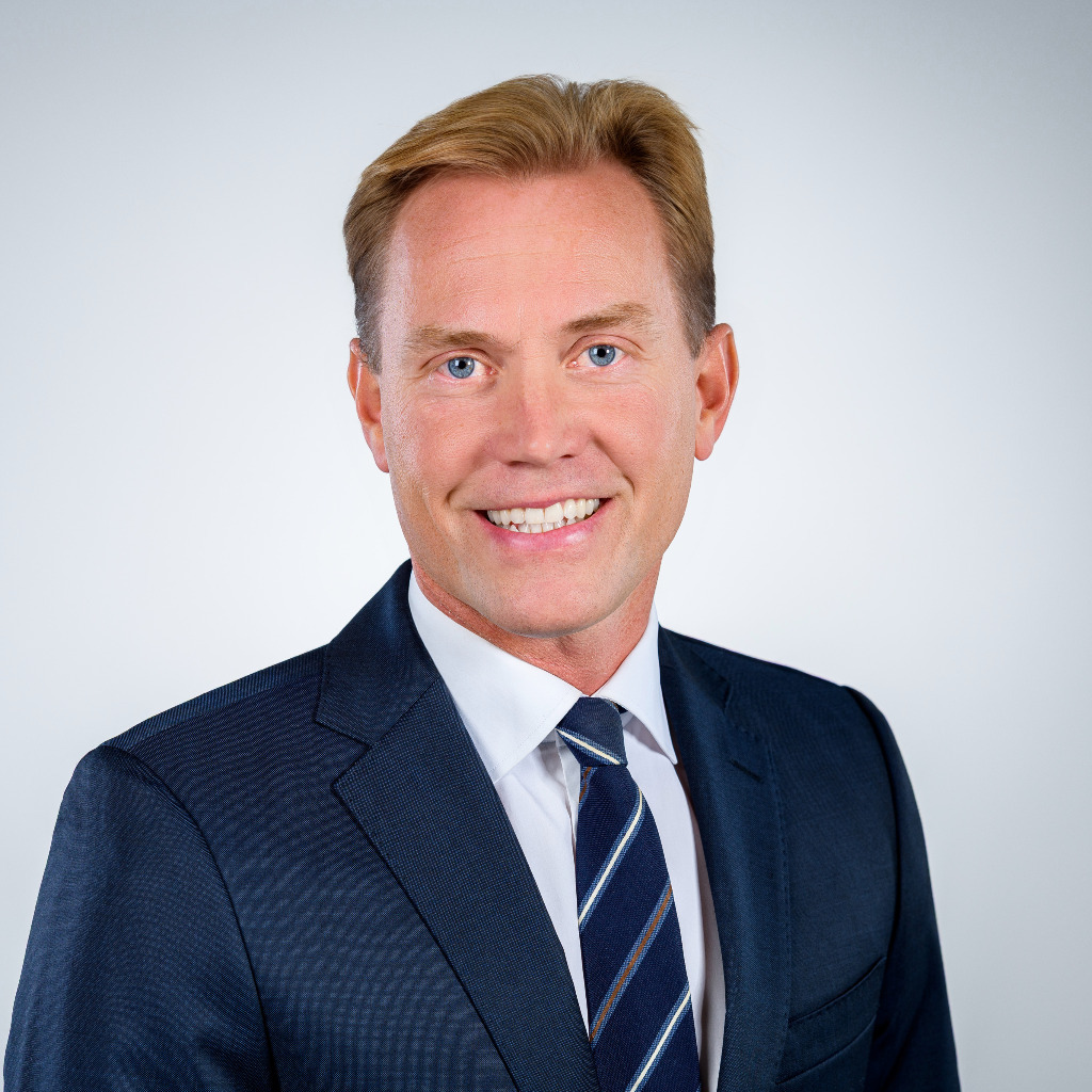 Thomas Heinken LL.M. Senior Legal Counsel / Director / Head WM Legal