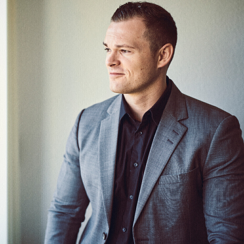 Victor Neumann Inhaber Neumann Online SALE (Inhaber Viktor Neumann