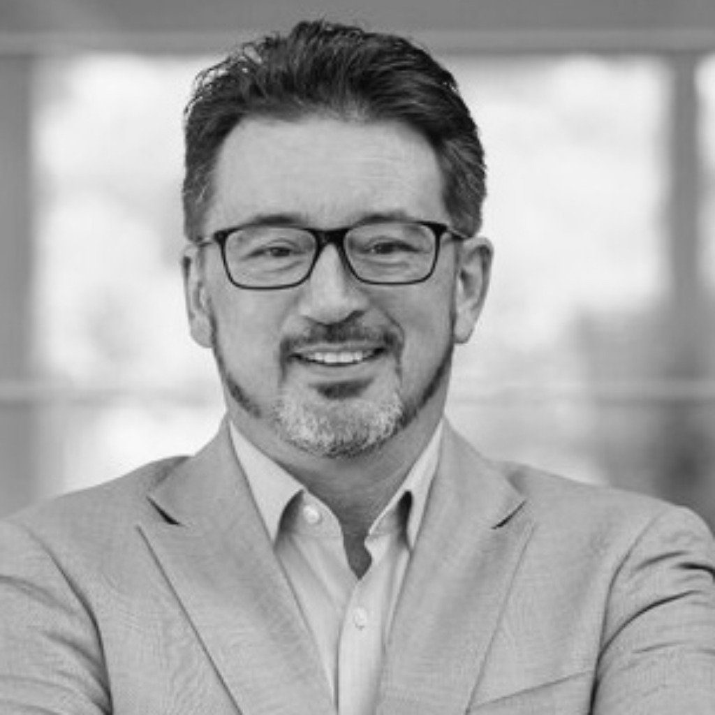 Mario Grasi Chief Operating Officer CMC die Dienstleister/Lindgrün