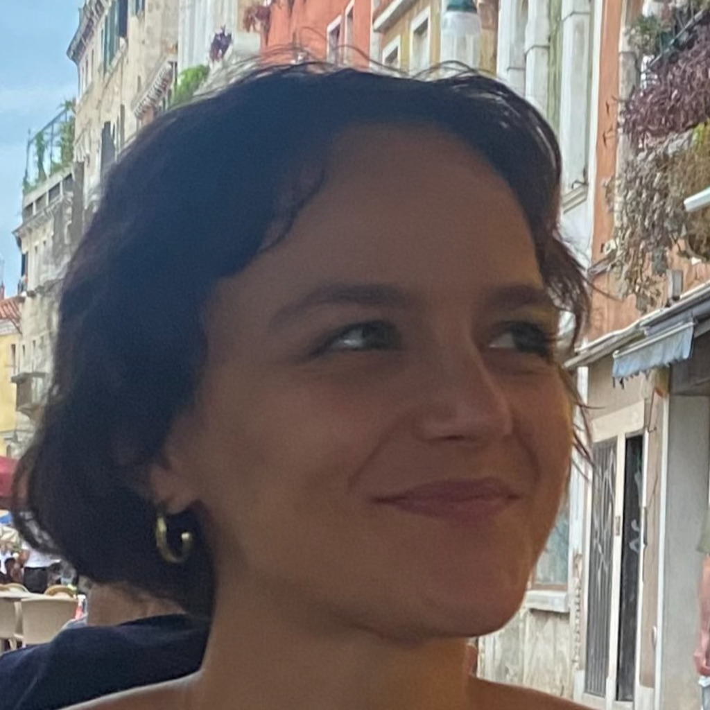 Nina Li Junior Account Manager FashionUnited XING