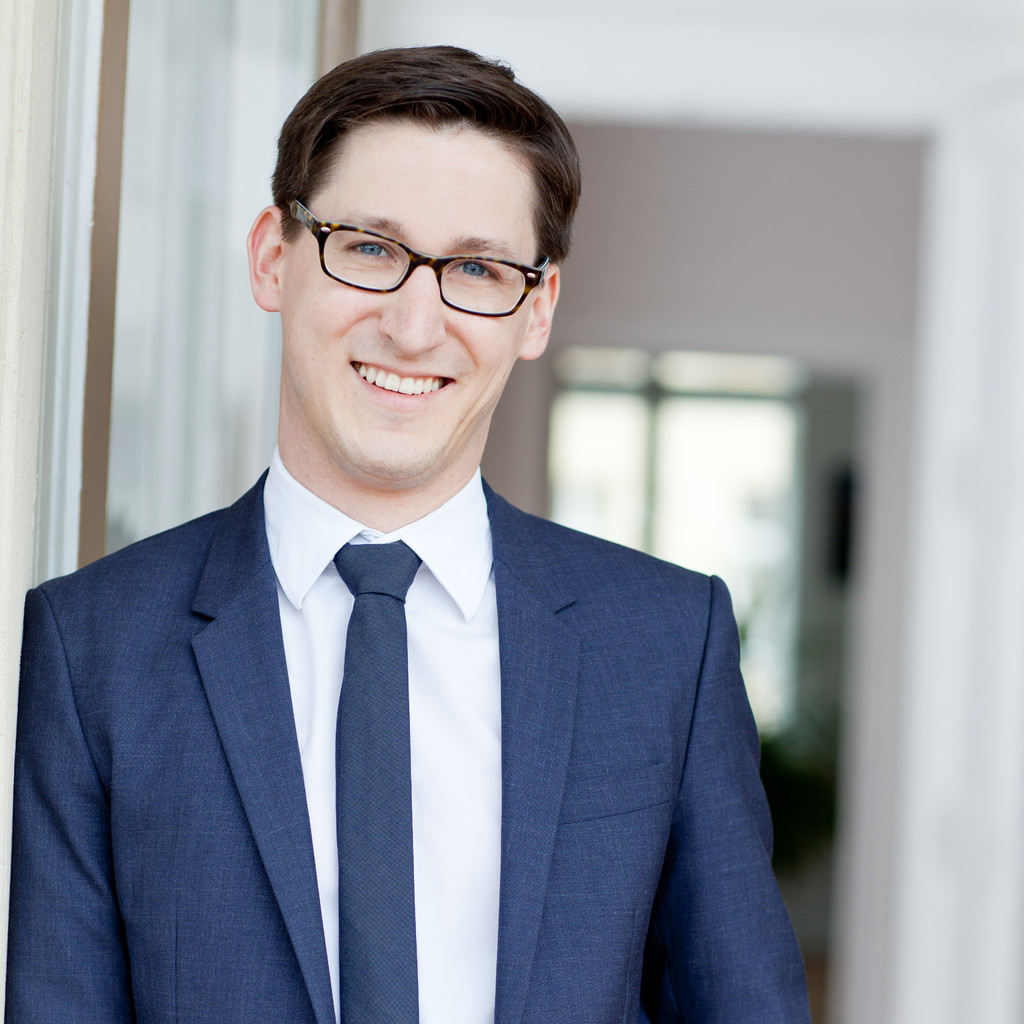 Jakob Zeh Head of Supply Chain & Logistics Bringmeister GmbH XING