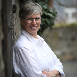 Claudia Maradof