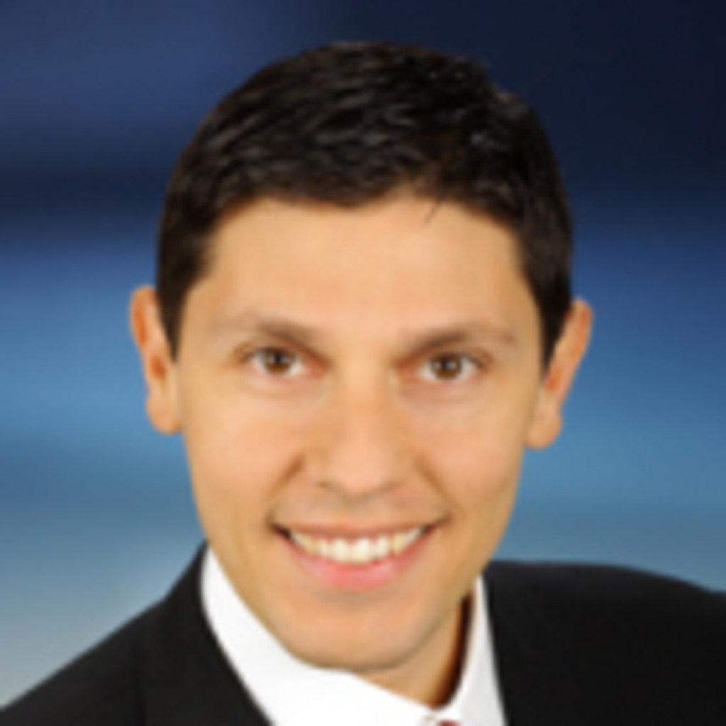 Pablo Perez Vice President, Energy Management High Voltage Products